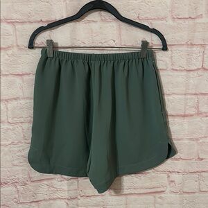 Nap seam foam green lounge shorts